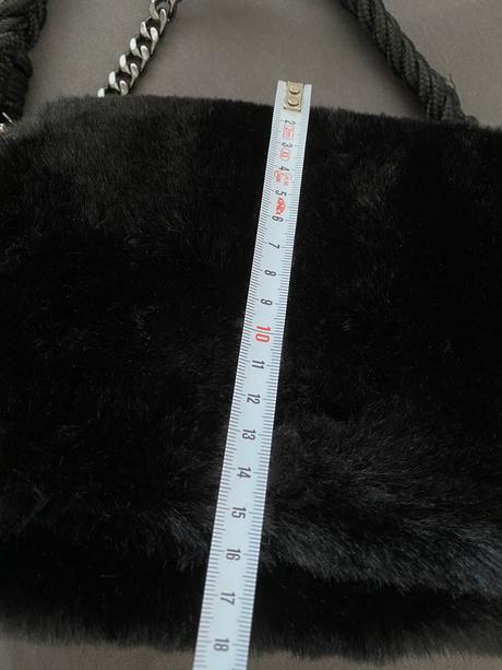 Parfois chlpatá kabelka, 