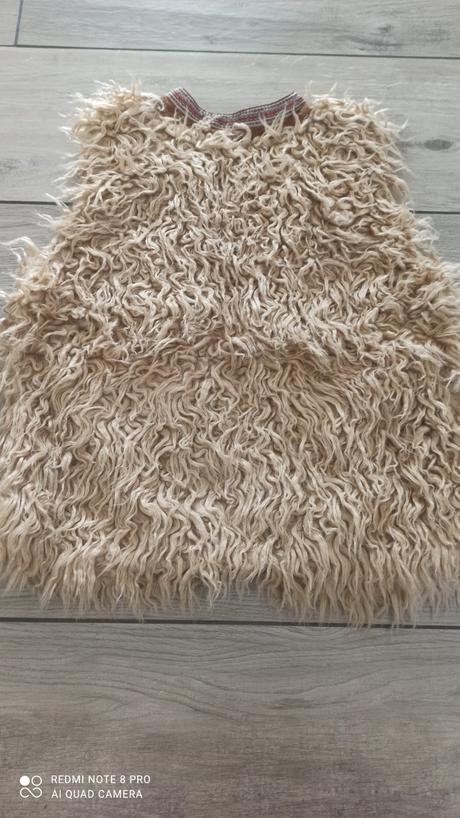 Chlpatá vesta 158/164, xs