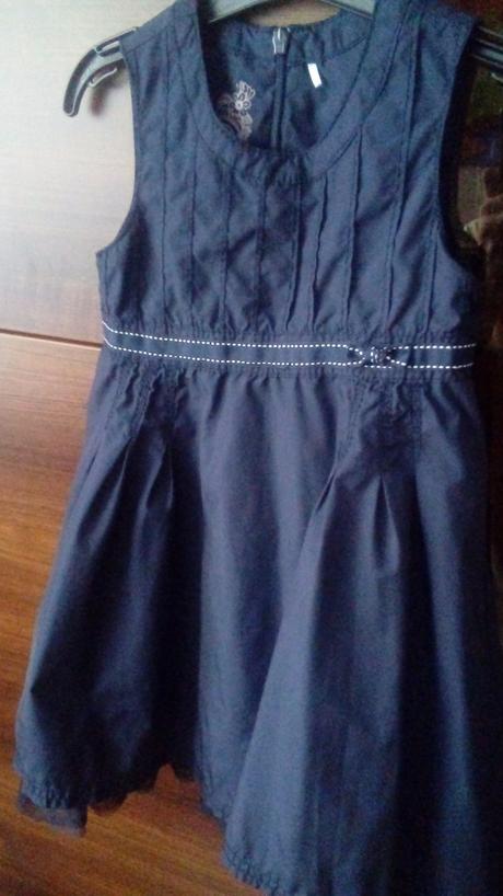 Spolocenske saty, 92