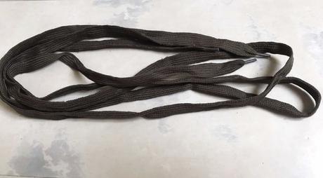 Dlhé šnúrky do topánok, baťa