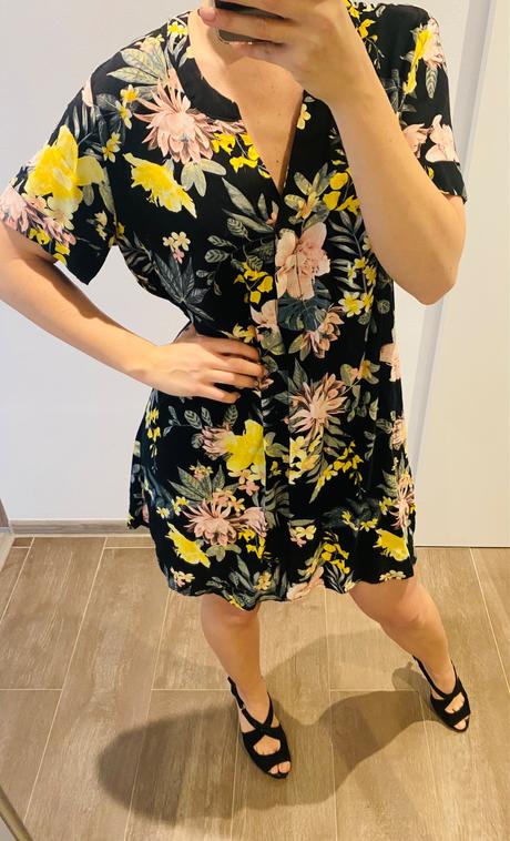 Kvetinové koselove šaty, 42