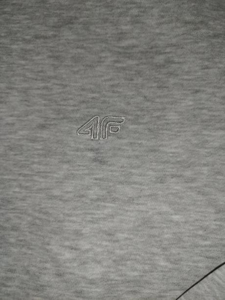 Mikina s kapucňou, 146