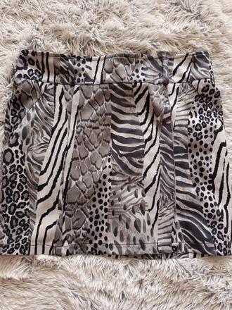 Sukňa so vzorom, 42