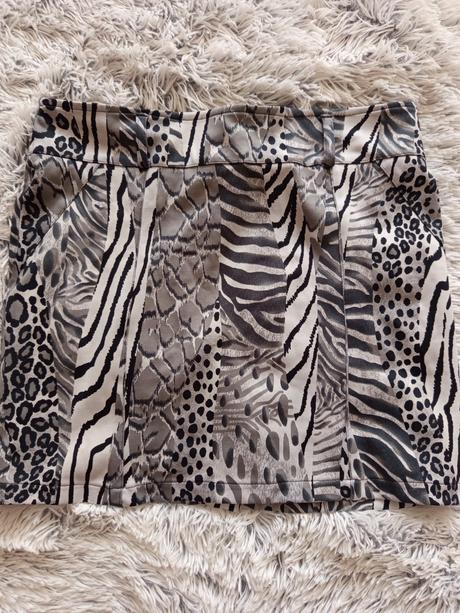 Sukňa so vzorom, 42