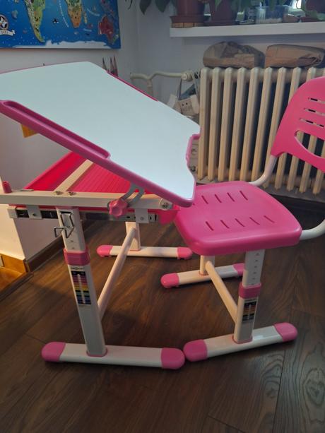 Rastúci stôl a stolička ružová,
