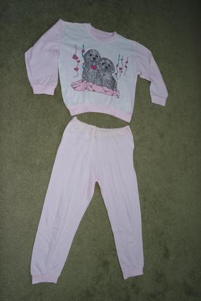 Dievčenské pyžamo, 122