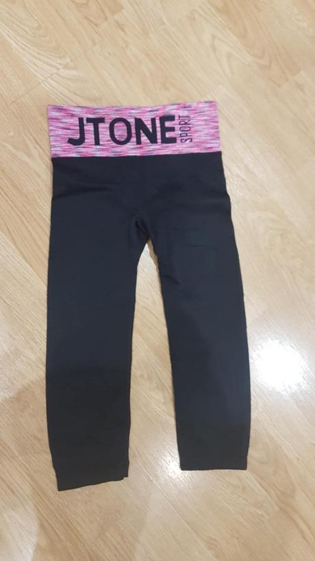 Čierne legíny v. s, s