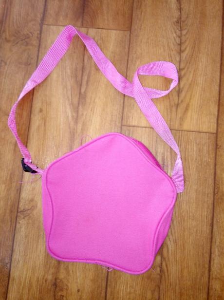 Ruzova motylikova kabelka na hranie,