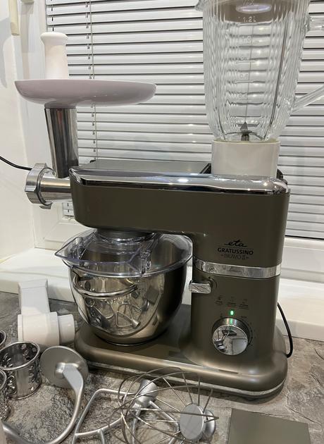 Kuchynský robot eta gratussino bravo ii 0023 90070, eta