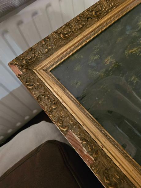 Motív jelenej zveri pri potoku v lese, 