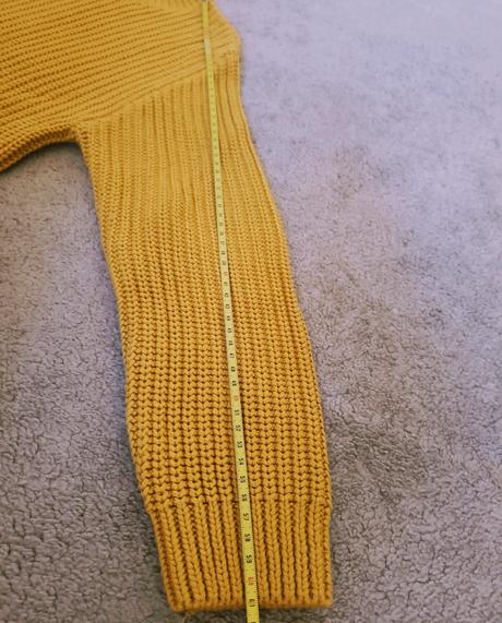 Sveter, reserved,146