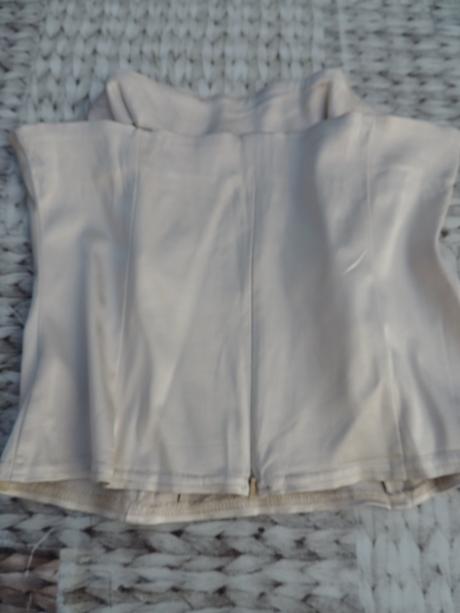 Elastický korzet, 40