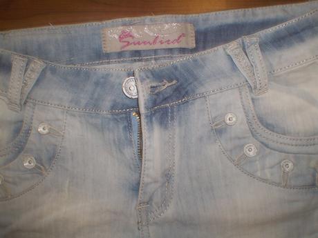 Dámske riflové kraťasy, 28