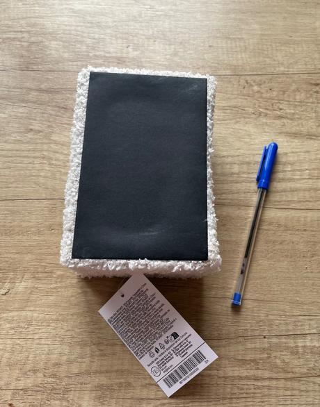 Nová bledá krabička šperkovnica, 