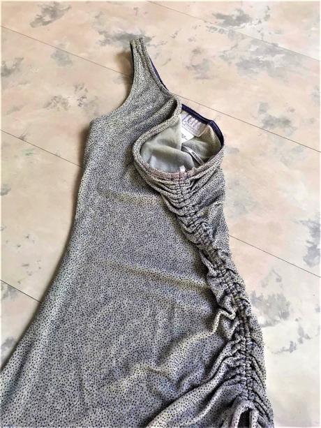 Extravagantné lurexové šaty, 34