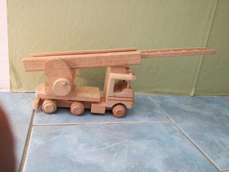 Dreveny hasicsky voz,