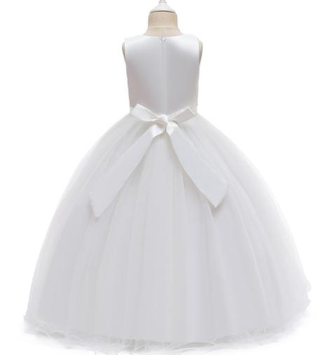 Nové šaty prijímanie rôzne veľkosti a modely, 122 - 170