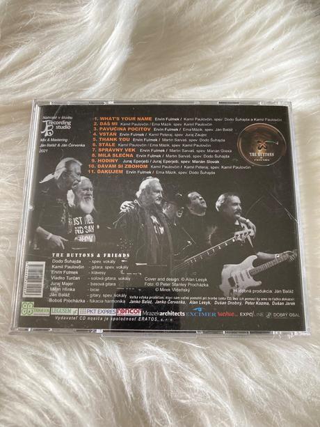 Cd the buttons and friends,