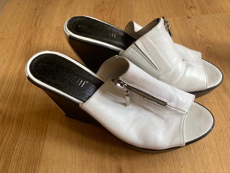 Sandaly kozene na platforme, 40