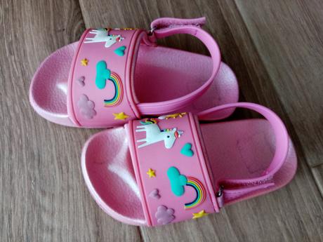 Sandalky k vode, tesco,23