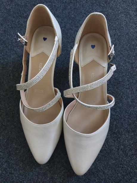 Slávnostné lodičky, 39