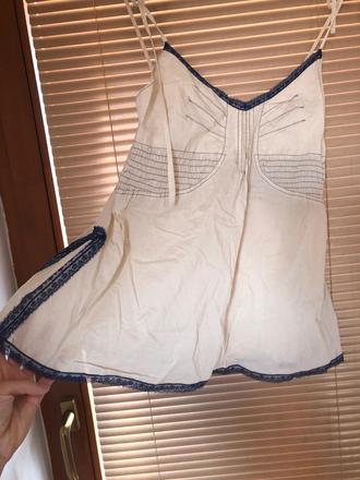 Top s tmavomodrou cipkou, zara