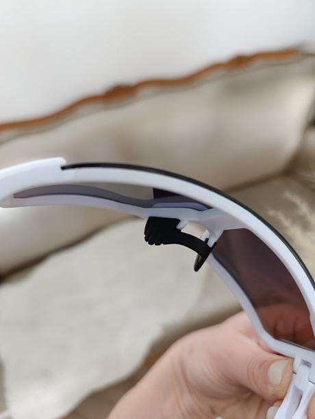 Športové slnečné okuliare,