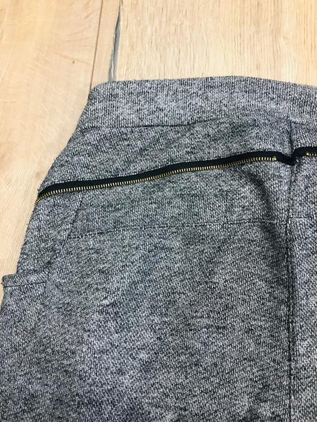 Teplákové nohavice,