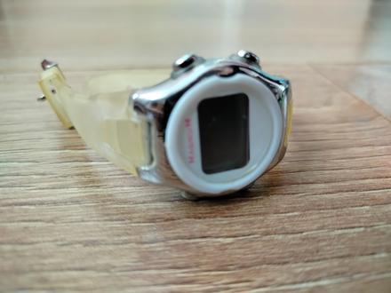 Dámske digitálne hodiny, 