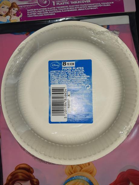 Predam party obrus a tanieriky, 