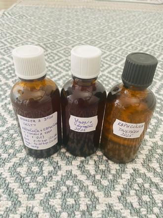 Tinktúra - kapucínka, yzop+tymián, zádušník+kapuc.,