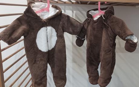 Hrubý hnedý overal na zimu s rukavičkami a uškami, 50