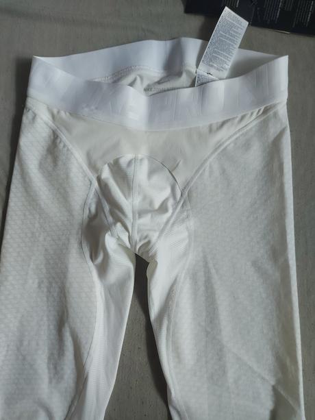 Sportove nohavice, l