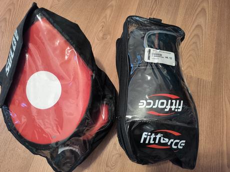 Boxovacie rukavice a terče,