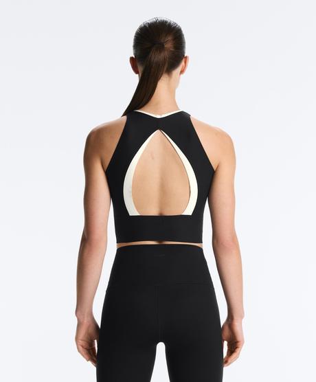 Krásny top s výrezom značky oysho, s