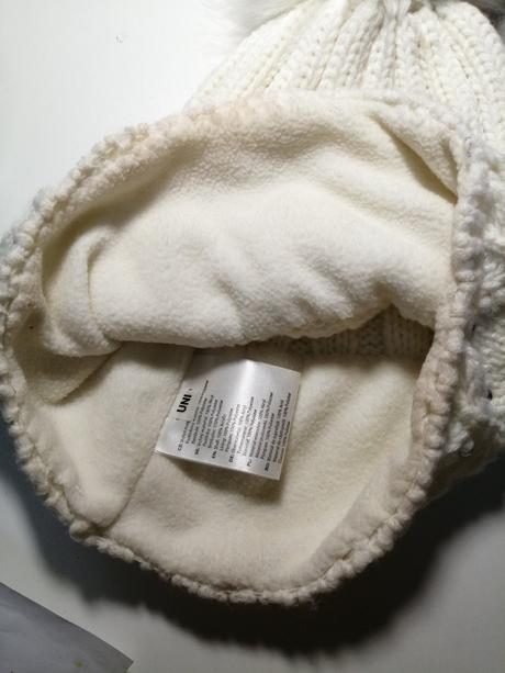 Damska čiapka s kamienkami, 