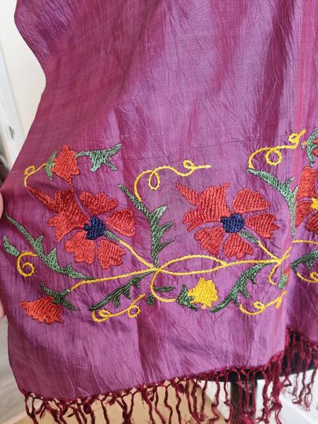 Vyšívaná elegantná štóla,