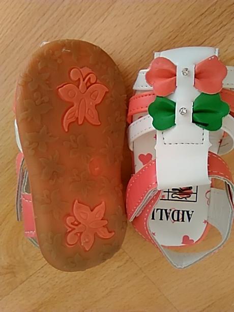 Capacky-sandalky, <17