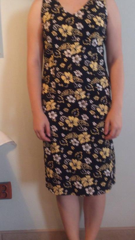 Čierne šaty s kvietkami zn. stefanel, m