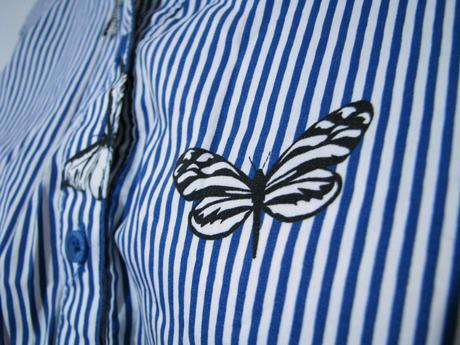 Prúžkované šaty s motýľmi, m