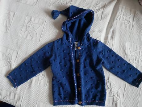 Pletený guličkový vyšívaný svetrík s kapucnou, f&f,92