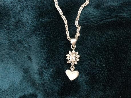 Retiazka s príveskom striebro,