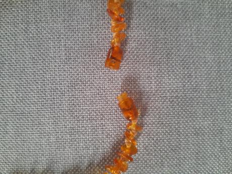 Detský jantárový náhrdelník, 