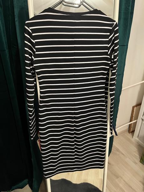 Pruhované čierno biele šaty sinsay s dlhym rukavom, sinsay,xs