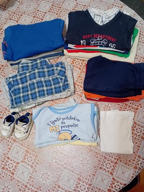 Mix oblečenia + tenisky nike, 86–98