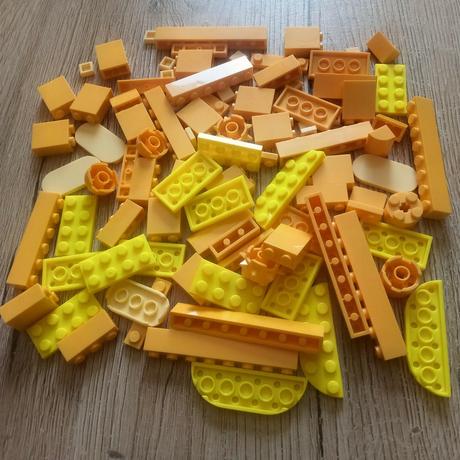 Lego originál diely, odtiene žltej, nehrané (90ks),