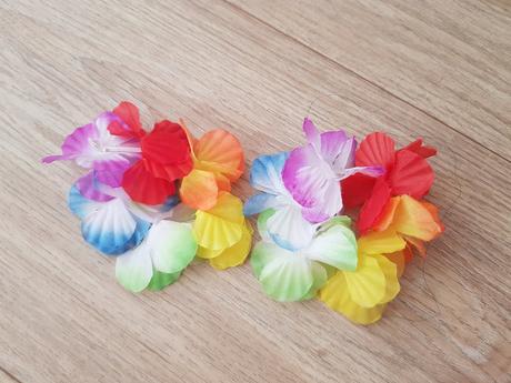 Krasny hawajsky kostym  5 casti. novy s visackou, 