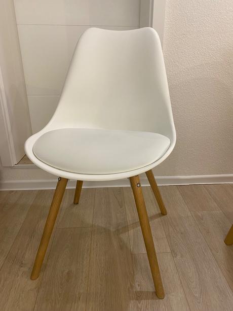 Jedálenské stoličky,