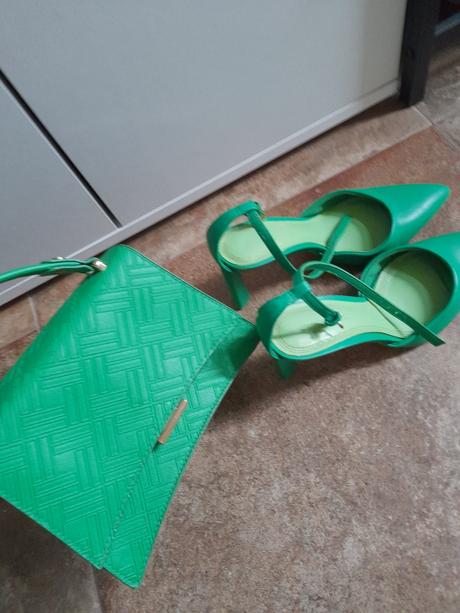 Sandalky s uzavretou spicou, stradivarius,36