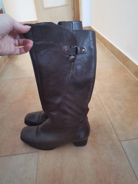 Kvalitné, kožené, málo nosené čižmy, 39